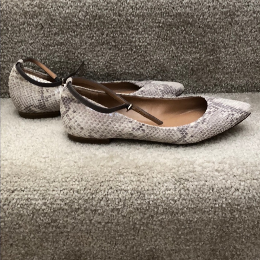 Banana Republic ballet flats